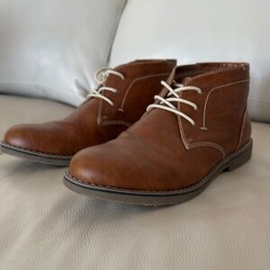 Steve Madden Tan Leather Chukka Boots